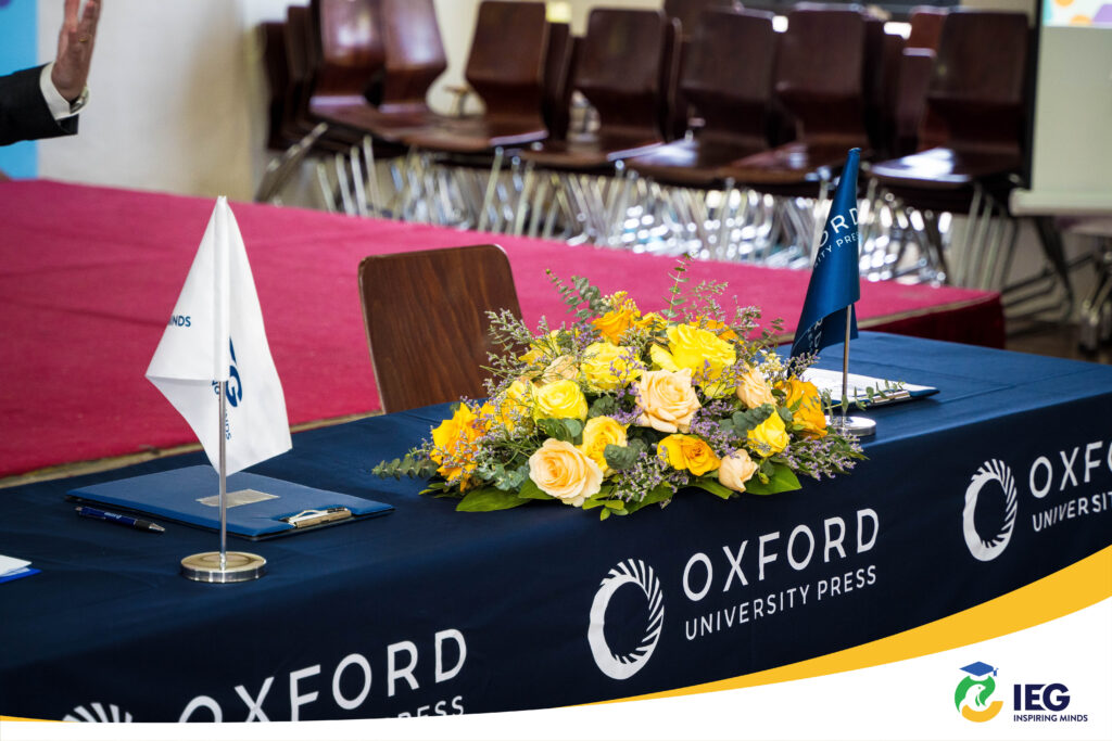 LỄ KÝ KẾT HỢP TÁC CHIẾN LƯỢC IEG Global & Oxford University Press